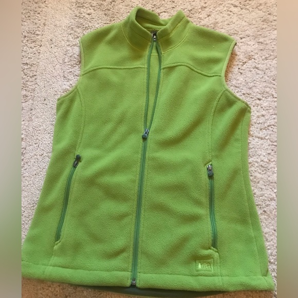 REI Jackets & Blazers - REI Polartec Classic Fleece Vest Womens Size M Full Zip Pockets Green Polyester.
